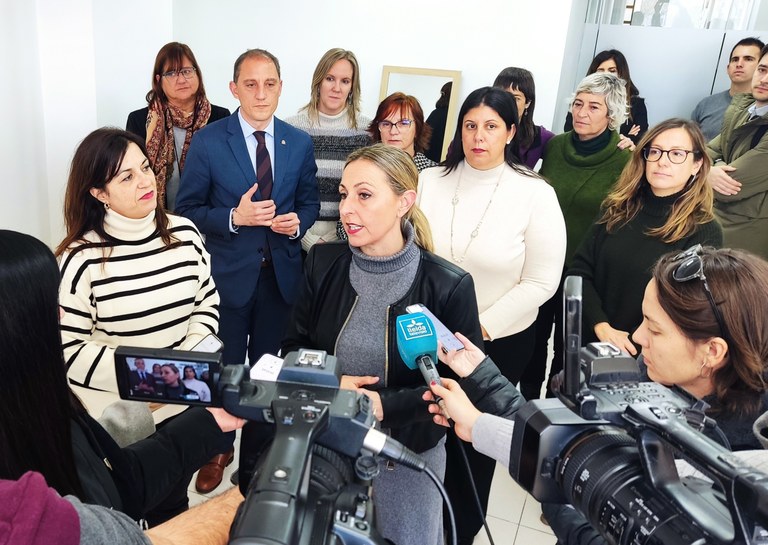 La consellera d’Igualtat i Feminisme, Eva Menor, visita el nou Servei d'Intervenció Especialitzada que s'ha posat en marxa a Tàrrega les 24 hores contra les violències masclistes