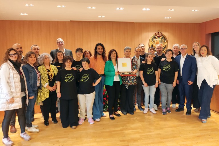 L’Associació Alba celebra la diversitat i clama per la inclusió en el primer pregó coral de la Festa Major de Tàrrega