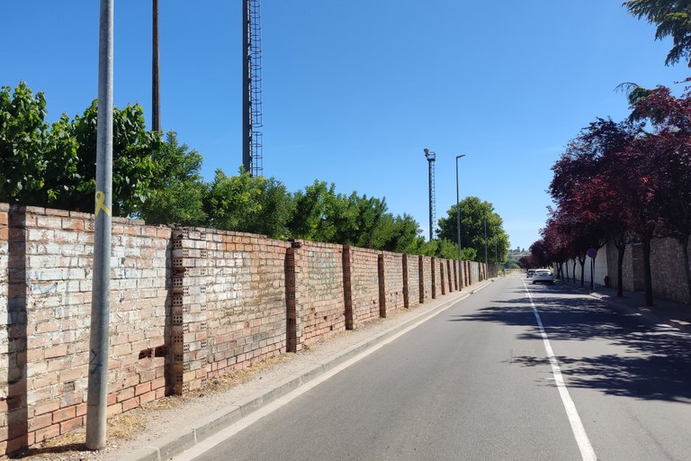 Tàrrega aprova el projecte per renovar el mur perimetral del costat sud del camp de futbol