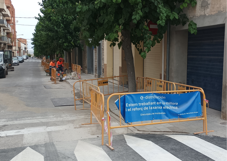Treballs a Tàrrega per millorar la xarxa elèctrica i reforçar el subministrament