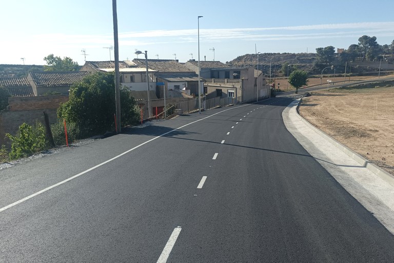 L'Ajuntament de Tàrrega renova el ferm del carrer Partida Nova de Claravalls, que enllaça la carretera C-14 amb les piscines del poble